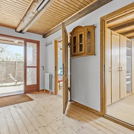 3 Bedroom Amazing In Apartment *